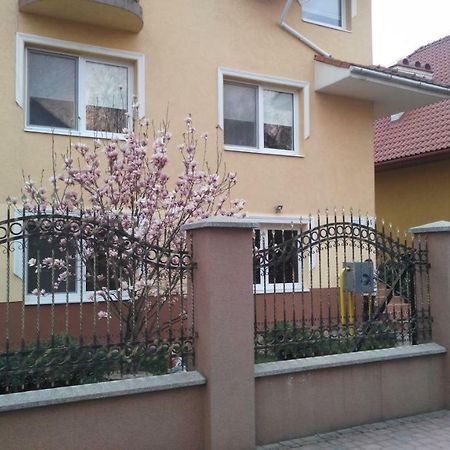 Apartments I & I Berehove  Ngoại thất bức ảnh