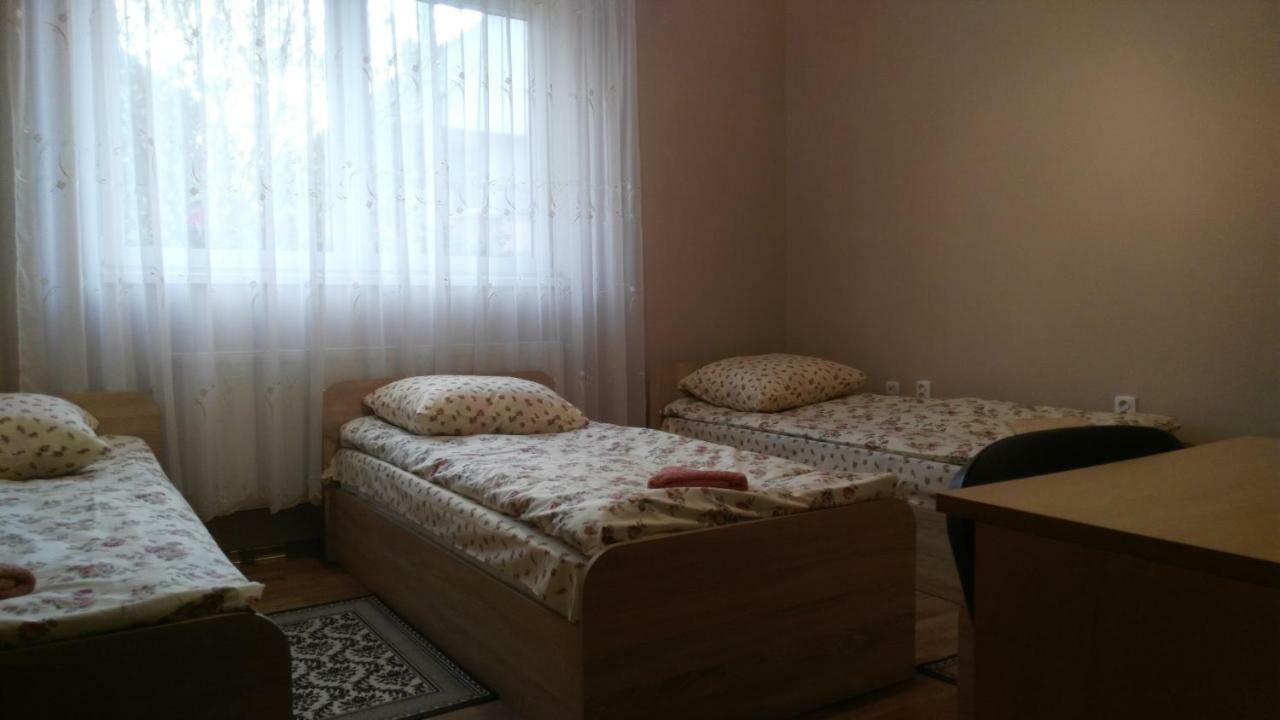 Apartments I & I Berehove  Ngoại thất bức ảnh